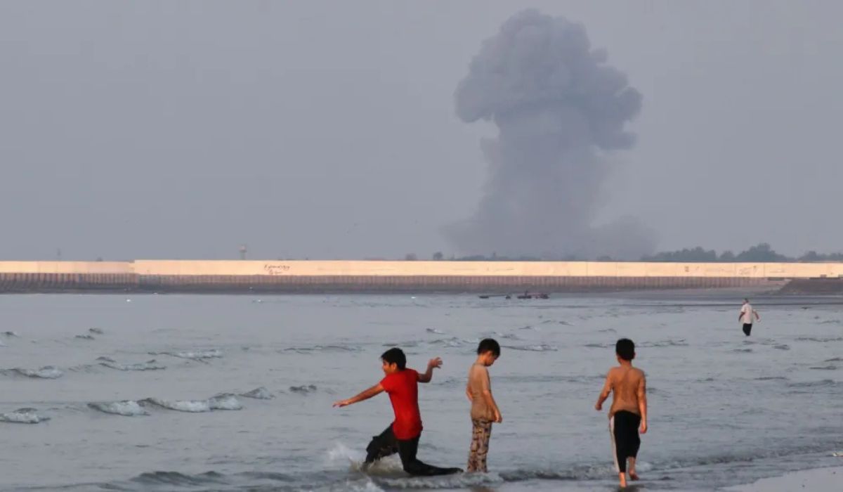 U.S. Strikes Iran for 13th Consecutive Night as Tensions Escalate in Strait of Hormuz 